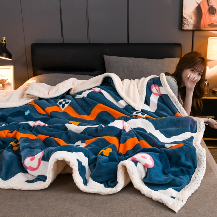 91家纺网 家纺一手货源 找家纺 迷仙巢 2022新款牛奶绒拼北极绒盖毯 心动