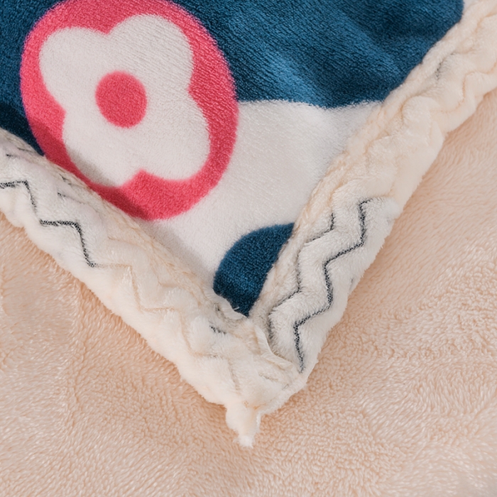 91家纺网 家纺一手货源 找家纺 迷仙巢 2022新款牛奶绒拼北极绒盖毯 心动