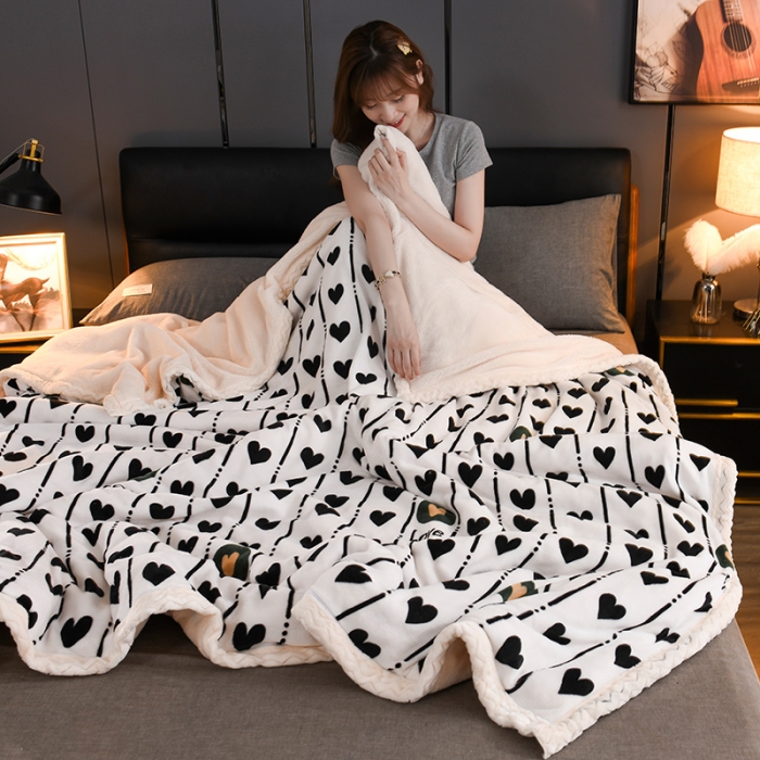 91家纺网 家纺一手货源 找家纺 迷仙巢 2022新款牛奶绒拼北极绒盖毯 心心相印