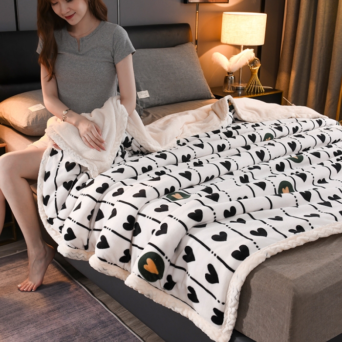 91家纺网 家纺一手货源 找家纺 迷仙巢 2022新款牛奶绒拼北极绒盖毯 心心相印