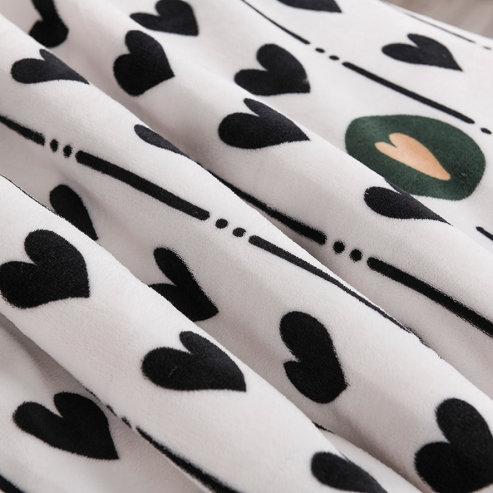 91家纺网 家纺一手货源 找家纺 迷仙巢 2022新款牛奶绒拼北极绒盖毯 心心相印