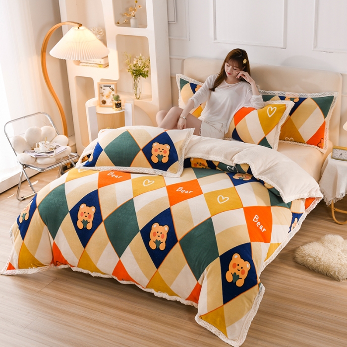 91家纺网 家纺一手货源 找家纺 迷仙巢 2022新款牛奶绒拼北极绒贝贝绒包边四件套 格子熊