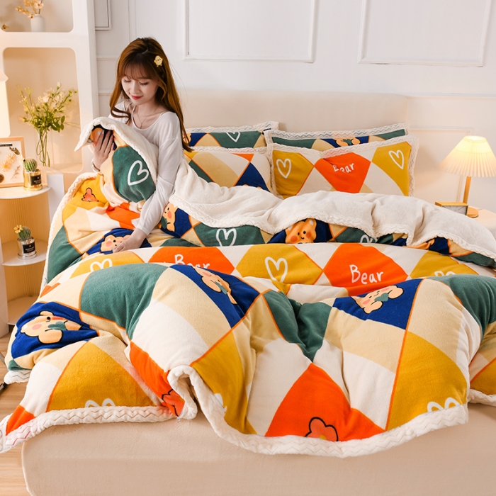 91家纺网 家纺一手货源 找家纺 迷仙巢 2022新款牛奶绒拼北极绒贝贝绒包边四件套 格子熊