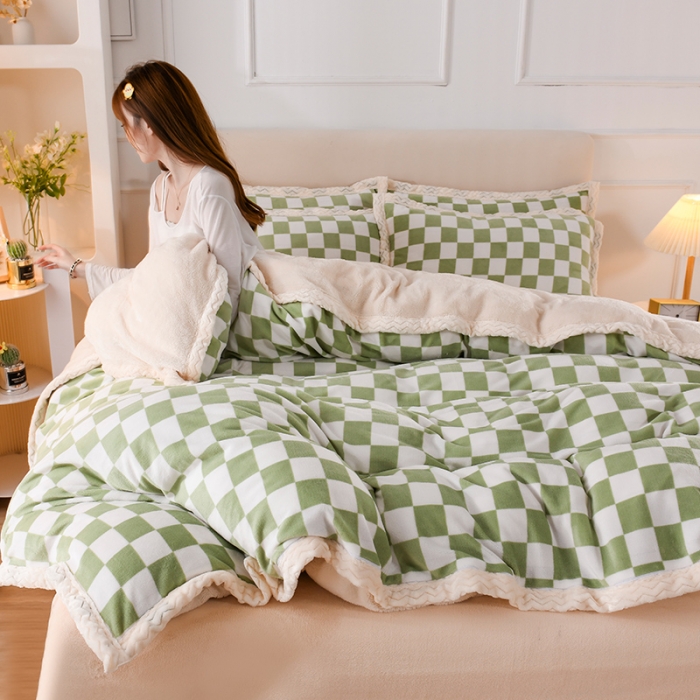 91家纺网 家纺一手货源 找家纺 迷仙巢 2022新款牛奶绒拼北极绒贝贝绒包边四件套 绿白格