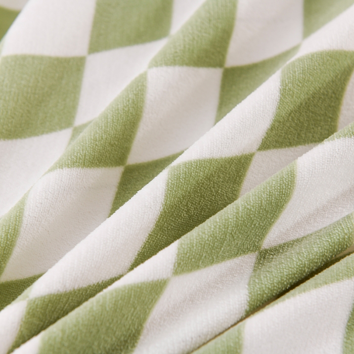 91家纺网 家纺一手货源 找家纺 迷仙巢 2022新款牛奶绒拼北极绒贝贝绒包边四件套 绿白格