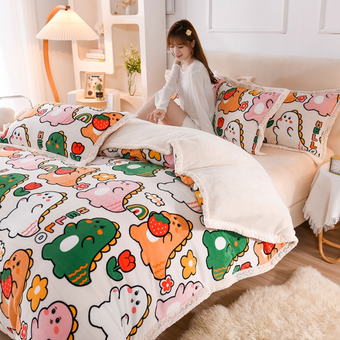 91家纺网 家纺一手货源 找家纺 迷仙巢 2022新款牛奶绒拼北极绒贝贝绒包边四件套 小恐龙