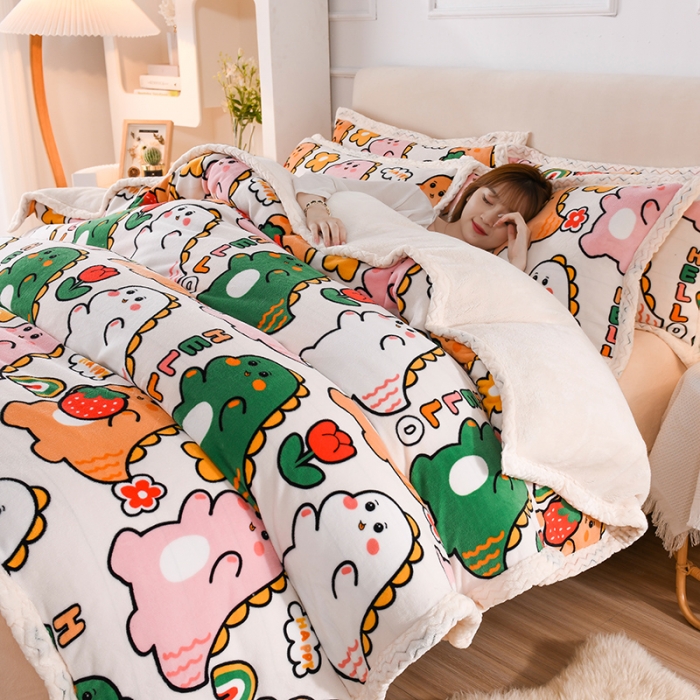 91家纺网 家纺一手货源 找家纺 迷仙巢 2022新款牛奶绒拼北极绒贝贝绒包边四件套 小恐龙