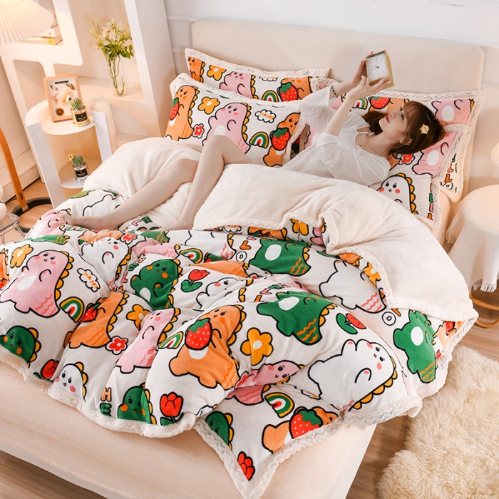 91家纺网 家纺一手货源 找家纺 迷仙巢 2022新款牛奶绒拼北极绒贝贝绒包边四件套 小恐龙