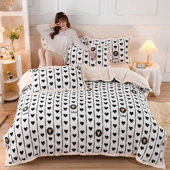 91家纺网 家纺一手货源 找家纺 迷仙巢 2022新款牛奶绒拼北极绒贝贝绒包边四件套 心心相印