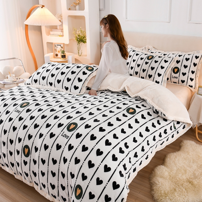 91家纺网 家纺一手货源 找家纺 迷仙巢 2022新款牛奶绒拼北极绒贝贝绒包边四件套 心心相印