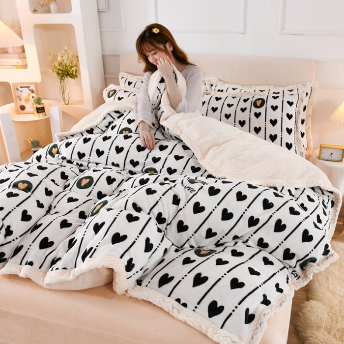 91家纺网 家纺一手货源 找家纺 迷仙巢 2022新款牛奶绒拼北极绒贝贝绒包边四件套 心心相印