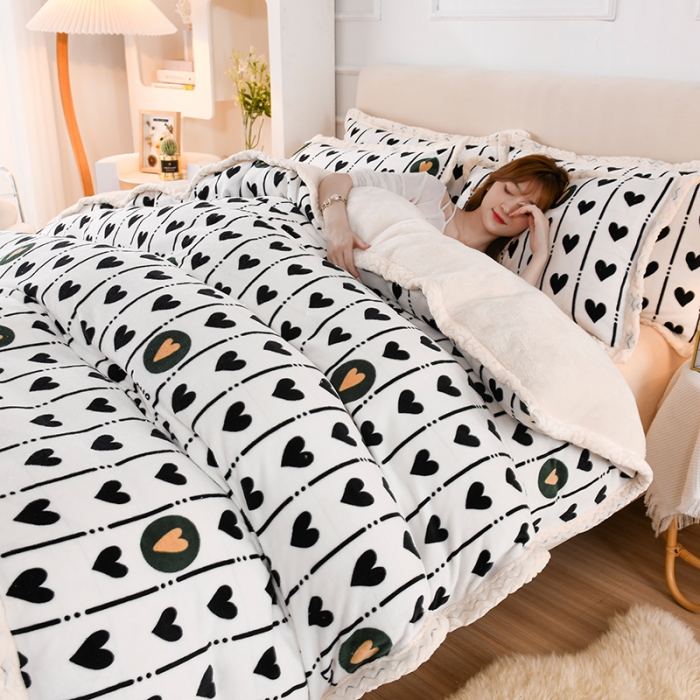 91家纺网 家纺一手货源 找家纺 迷仙巢 2022新款牛奶绒拼北极绒贝贝绒包边四件套 心心相印