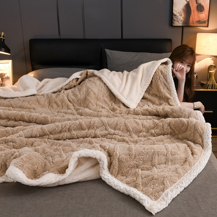 91家纺网 家纺一手货源 找家纺 迷仙巢 2022新款塔夫绒多功能盖毯 卡其色