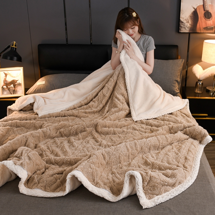 91家纺网 家纺一手货源 找家纺 迷仙巢 2022新款塔夫绒多功能盖毯 卡其色