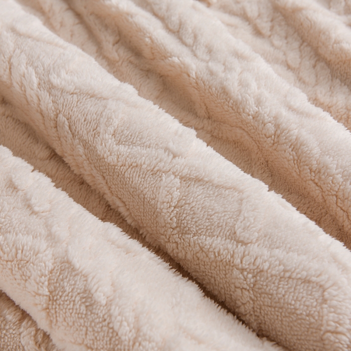 91家纺网 家纺一手货源 找家纺 迷仙巢 2022新款塔夫绒多功能盖毯 米白色
