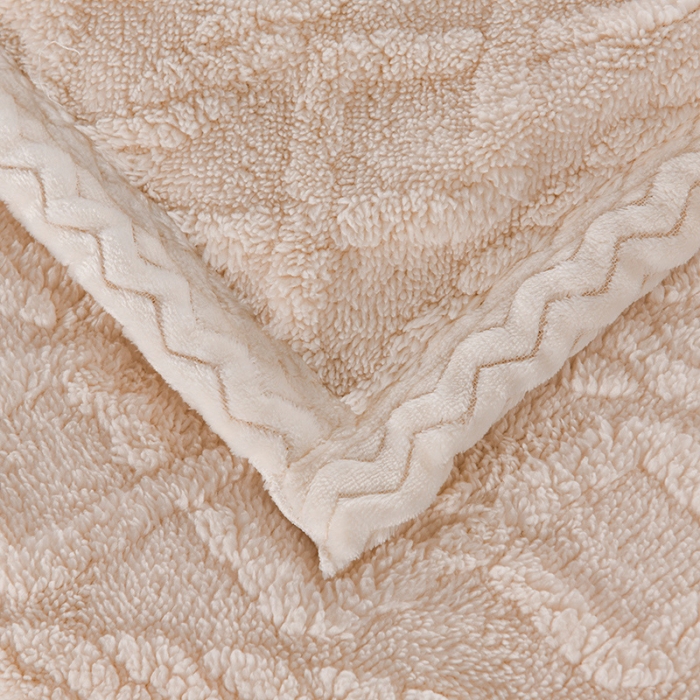 91家纺网 家纺一手货源 找家纺 迷仙巢 2022新款塔夫绒多功能盖毯 米白色