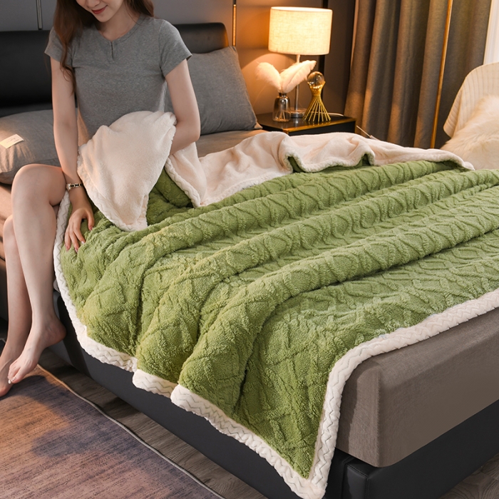 91家纺网 家纺一手货源 找家纺 迷仙巢 2022新款塔夫绒多功能盖毯 抹茶绿