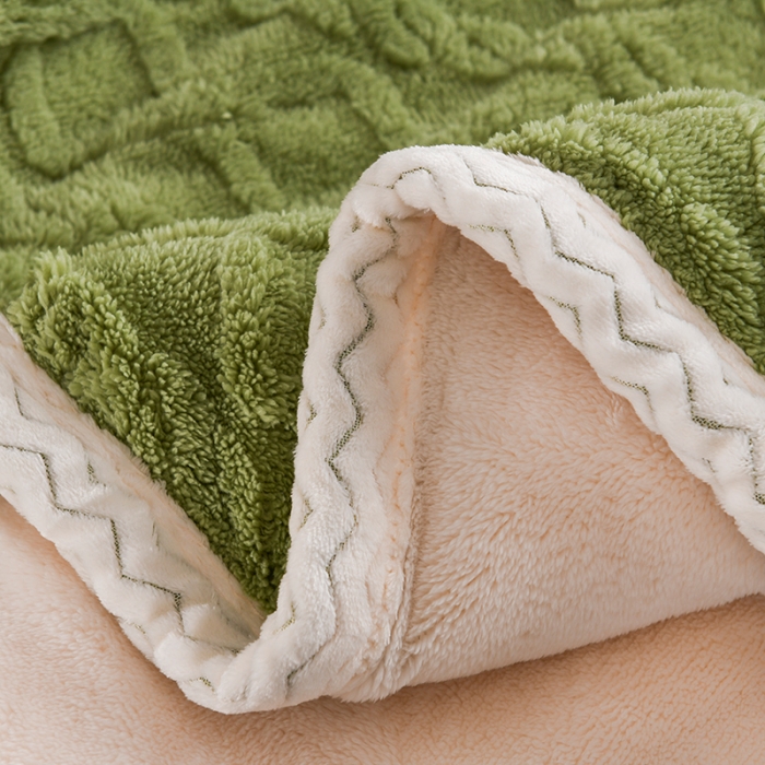 91家纺网 家纺一手货源 找家纺 迷仙巢 2022新款塔夫绒多功能盖毯 抹茶绿