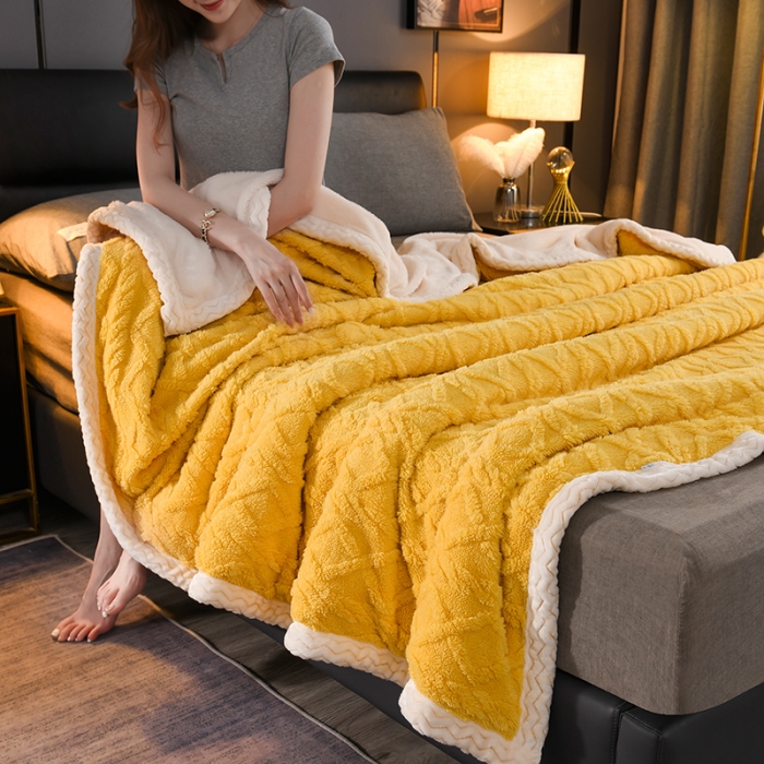 91家纺网 家纺一手货源 找家纺 迷仙巢 2022新款塔夫绒多功能盖毯 柠檬黄