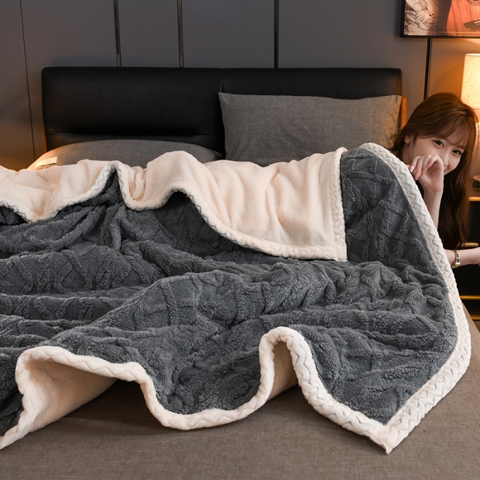 91家纺网 家纺一手货源 找家纺 迷仙巢 2022新款塔夫绒多功能盖毯 深空灰