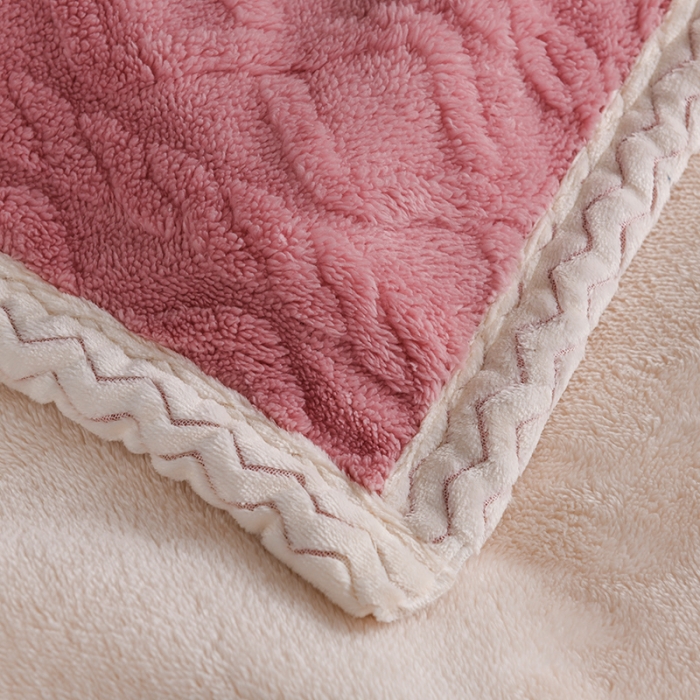 91家纺网 家纺一手货源 找家纺 迷仙巢 2022新款塔夫绒多功能盖毯 樱花粉