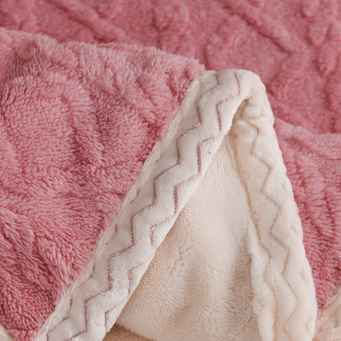 91家纺网 家纺一手货源 找家纺 迷仙巢 2022新款塔夫绒多功能盖毯 樱花粉