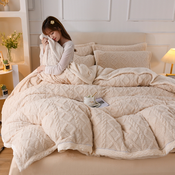 91家纺网 家纺一手货源 找家纺 迷仙巢 2022新款塔夫绒拼北极绒贝贝绒包边四件套 米白色