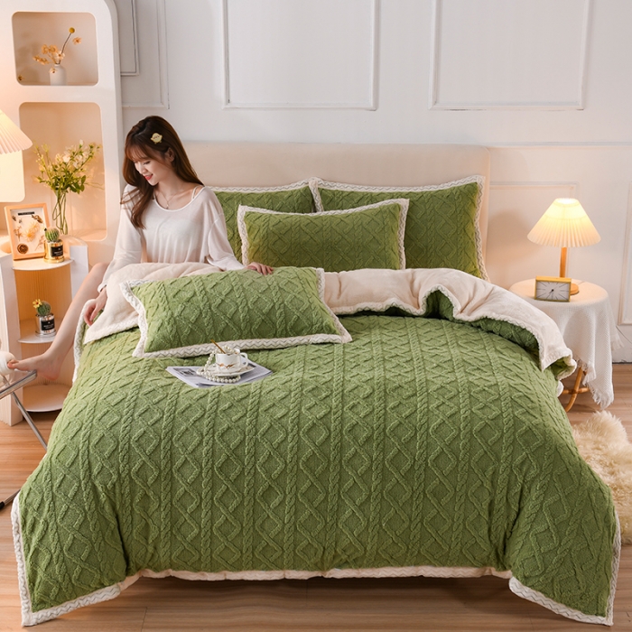 91家纺网 家纺一手货源 找家纺 迷仙巢 2022新款塔夫绒拼北极绒贝贝绒包边四件套 抹茶绿