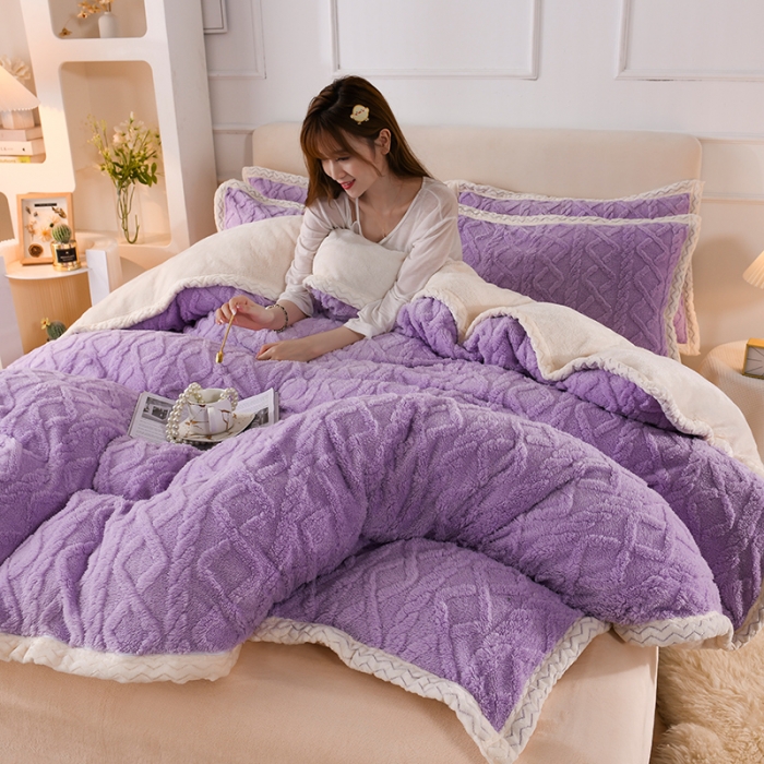 91家纺网 家纺一手货源 找家纺 迷仙巢 2022新款塔夫绒拼北极绒贝贝绒包边四件套 香芋紫