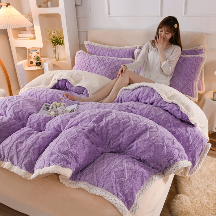 91家纺网 家纺一手货源 找家纺 迷仙巢 2022新款塔夫绒拼北极绒贝贝绒包边四件套 香芋紫