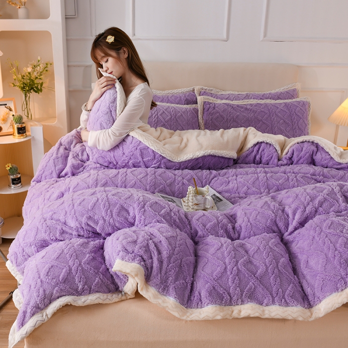 91家纺网 家纺一手货源 找家纺 迷仙巢 2022新款塔夫绒拼北极绒贝贝绒包边四件套 香芋紫