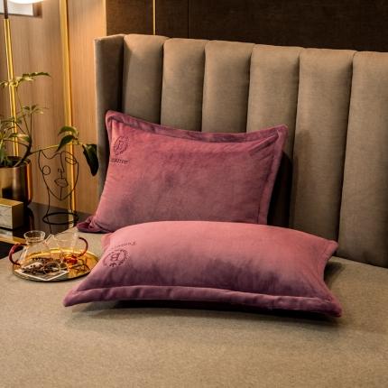 91家纺网 家纺一手货源 找家纺 丽美人 2022新款加厚保暖纯色简约牛奶绒系列单品枕套 海棠红一只
