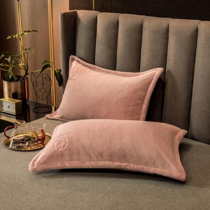 91家纺网 家纺一手货源 找家纺 丽美人 2022新款加厚保暖纯色简约牛奶绒系列单品枕套 湘妃色一只