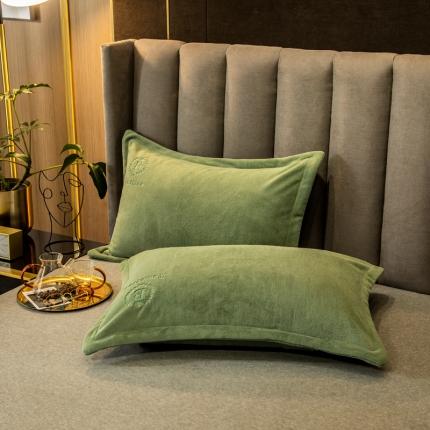 91家纺网 家纺一手货源 找家纺 丽美人 2022新款加厚保暖纯色简约牛奶绒系列单品枕套 橄榄绿一对