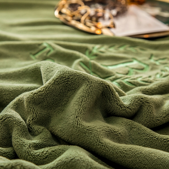 91家纺网 家纺一手货源 找家纺 丽美人 2022新款加厚保暖纯色简约牛奶绒系列单品枕套 橄榄绿一只