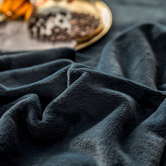 91家纺网 家纺一手货源 找家纺 丽美人 2022新款加厚保暖纯色简约牛奶绒系列单品枕套 孔雀蓝一只