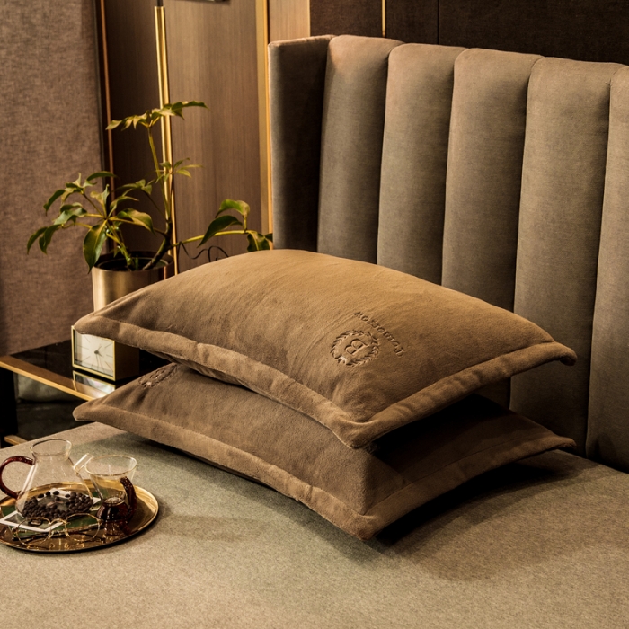 91家纺网 家纺一手货源 找家纺 丽美人 2022新款加厚保暖纯色简约牛奶绒系列单品枕套 香槟金一只