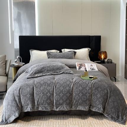 91家纺网 家纺一手货源 找家纺 优悦 2025新款加厚双面牛奶绒提花四件套 威廉-灰