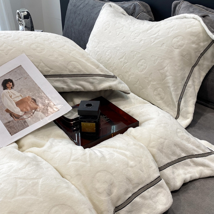 91家纺网 家纺一手货源 找家纺 (总) 优悦 2025新款加厚双面牛奶绒提花四件套