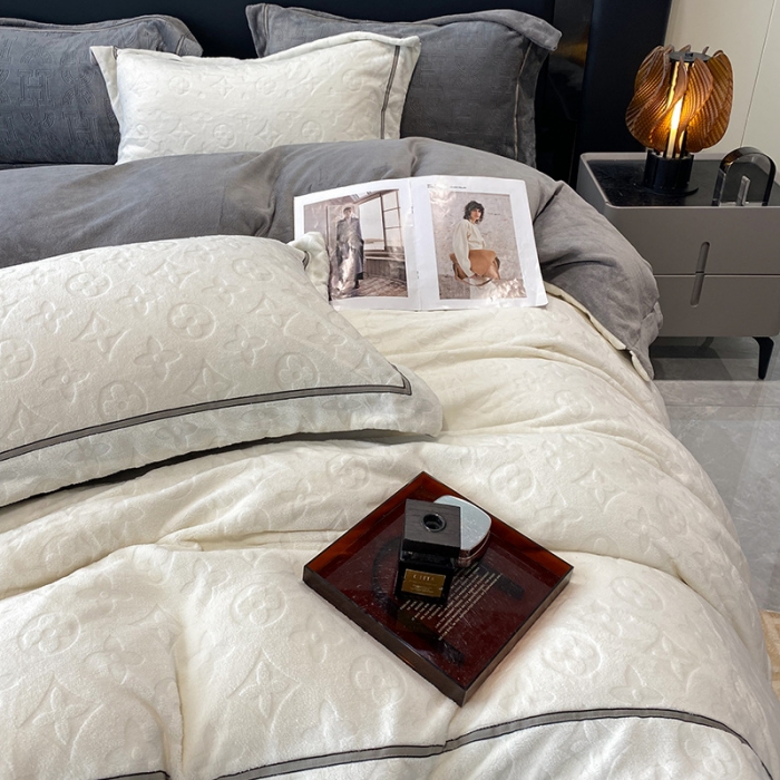 91家纺网 家纺一手货源 找家纺 优悦 2025新款加厚双面牛奶绒提花四件套 威廉-白+灰