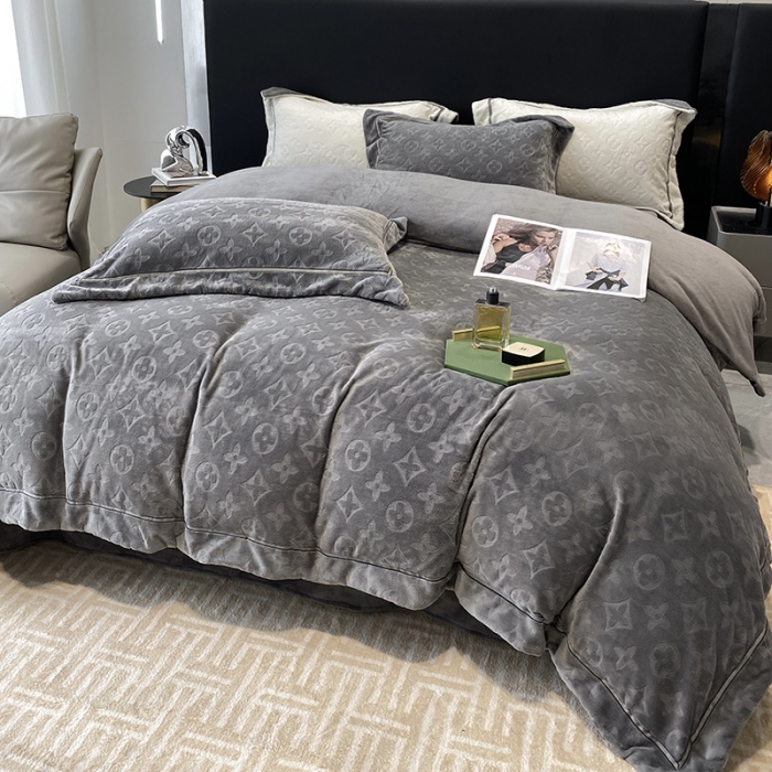 91家纺网 家纺一手货源 找家纺 优悦 2025新款加厚双面牛奶绒提花四件套 威廉-灰