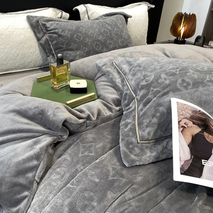 91家纺网 家纺一手货源 找家纺 优悦 2025新款加厚双面牛奶绒提花四件套 威廉-灰