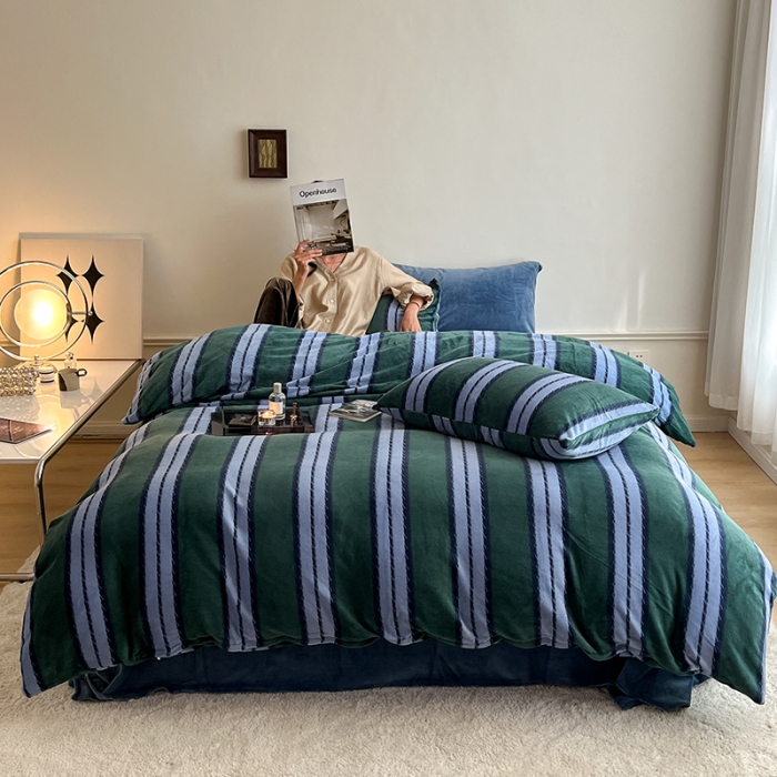 91家纺网 家纺一手货源 找家纺 圆岛家纺 2022新款230克高克重牛奶绒保暖四件套 蓝松绿条