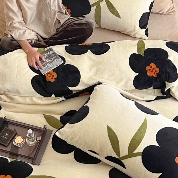 91家纺网 家纺一手货源 找家纺 圆岛家纺 2022新款230克高克重牛奶绒保暖四件套 太阳花