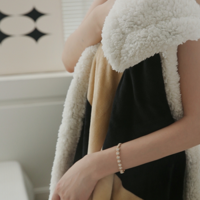 91家纺网 家纺一手货源 找家纺 圆岛家纺 2022秋冬新品牛奶绒羊羔绒毛毯 波点咖