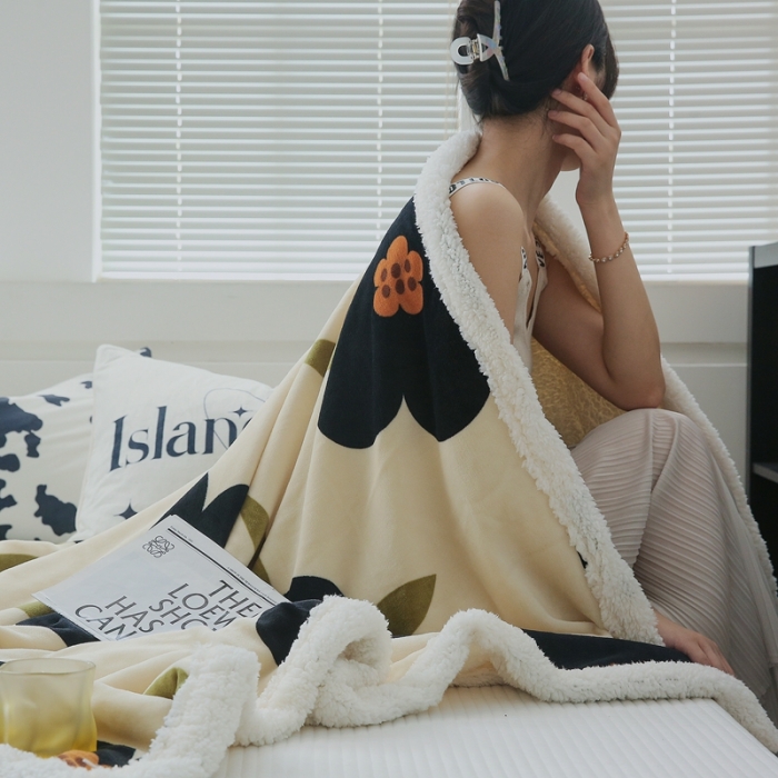 91家纺网 家纺一手货源 找家纺 圆岛家纺 2022秋冬新品牛奶绒羊羔绒毛毯 太阳花