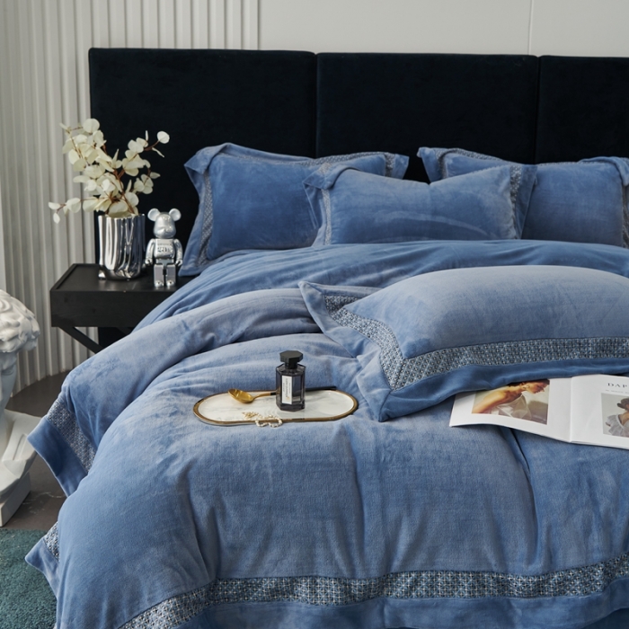 91家纺网 家纺一手货源 找家纺 榻尚家居 2023新款公主绒刺绣贴边四件套 宝石蓝