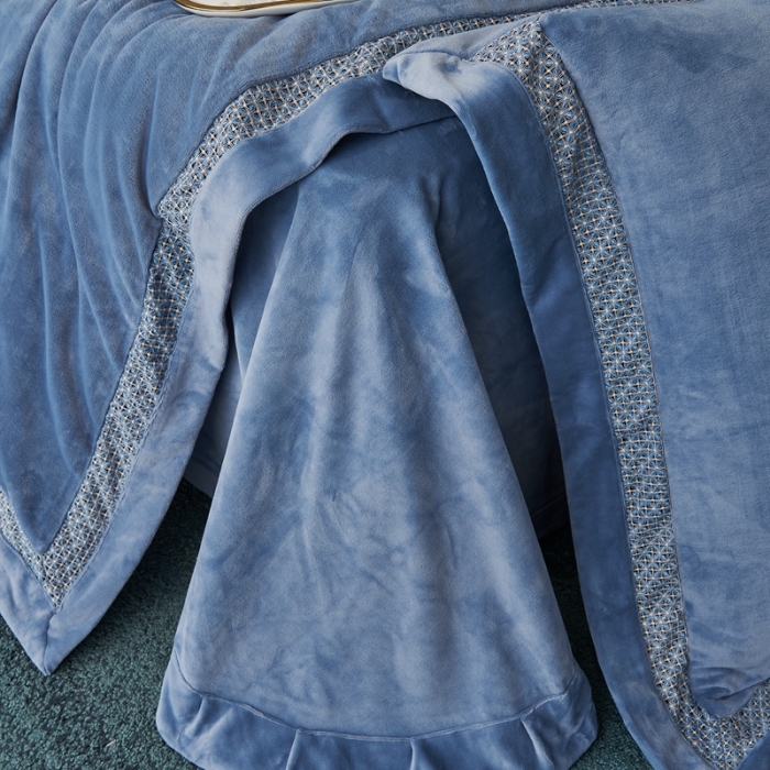 91家纺网 家纺一手货源 找家纺 榻尚家居 2023新款公主绒刺绣贴边四件套 宝石蓝