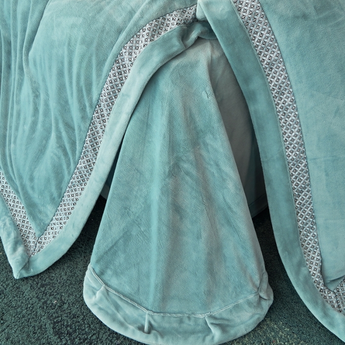 91家纺网 家纺一手货源 找家纺 榻尚家居 2023新款公主绒刺绣贴边四件套 湖兰色