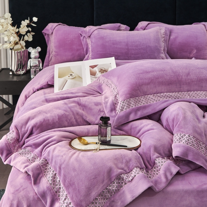 91家纺网 家纺一手货源 找家纺 榻尚家居 2023新款公主绒刺绣贴边四件套 气质紫